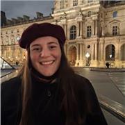 Me defino como una persona paciente, empática y resolutiva. Puedo dar clases desde infantil a secundaria.